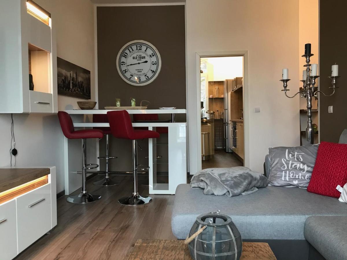 Stadthaus Artur - Apartment Madrid เรมไชด์ ภายนอก รูปภาพ